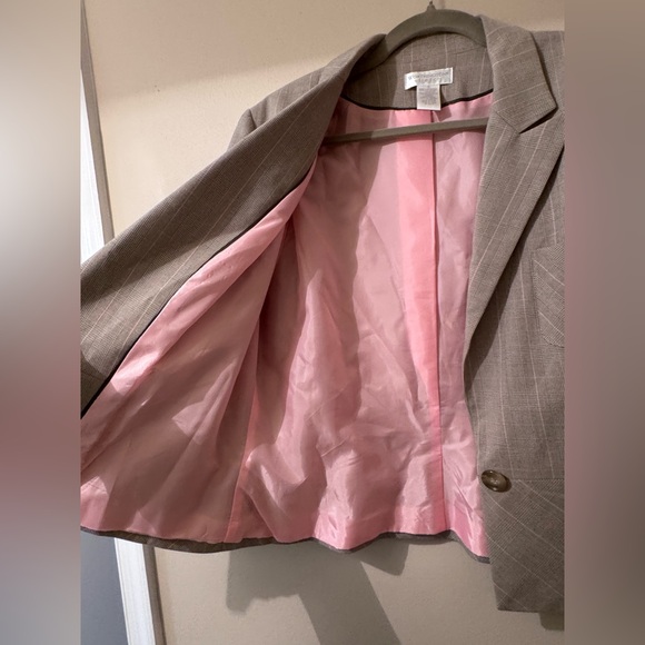 Women's Bradington Stretch, Pink and Gray Plaid  Houndstooth Blazer - Picture 9 of 11